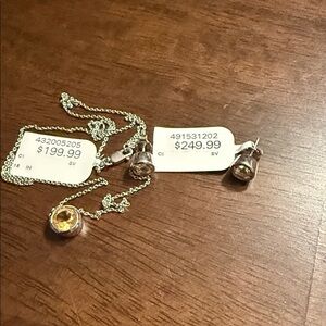 Elegant Silver and Gold Pendant Necklace